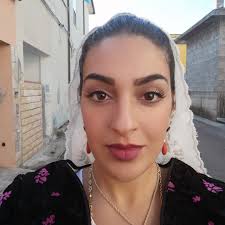 Vuoi fare un regalo alla tua migliore amica? Ordina adesso la maglietta, o  la felpa Alpha Woman! www.alphashop.it