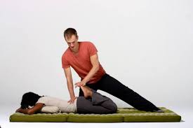 Thai Yoga Massage Front Of Leg Stretch Thai Yoga Massage Massage Thai Massage