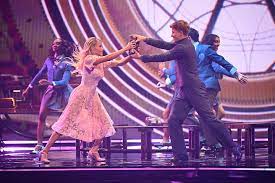 Robert and Witney brought the Ozdust Ballroom to #DWTS with their  incredible #WickedNight Jazz 💃🕺