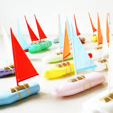 Recyclage bouteille plastique pour fabriquer des penguins sympas. Fabriquer Un Bateau Pour Playmobil Avec Des Bouteilles