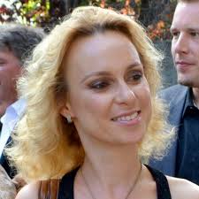 Olga Holtz: Director, producer and screenwrite…