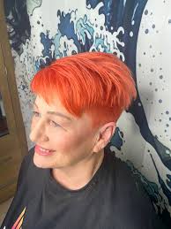 For the first time in 30 years, Carrie Underwood is rocking her natural  hair color! See the photos she shared showcasing her stunning new look 💖  >> https://go.countryrebel.com/CarrieNewHair