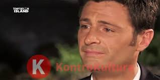 Filippo bisciglia returns to talk about the role of maria de filippi on temptation island. Filippo Bisciglia Dalla Malattia Alla Conduzione Di Temptation Island