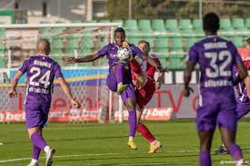 Fc argeș does not have any important rivalries, but one of them is with dinamo bucurești and the other one is a local one against cs mioveni, with the town of mioveni being located at only 15 kilometres away from pitești. Fo5lvimzr4y87m