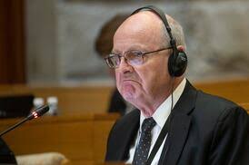 O'Sullivan abruptly walks out of parliament, MPs stand in his way