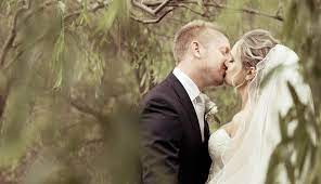 All smiles cafe, sorrento, vic number of guests: Affordable Wedding Photographer