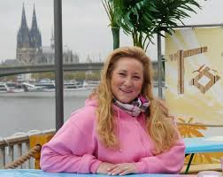 Kölner Kölsches Mädchen durch und durch