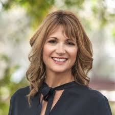 Lori Chamberlin's Instagram, Twitter & Facebook