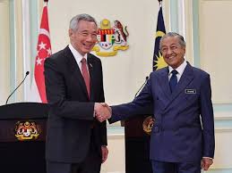 Kematian pelakon tanah air, ashraf sinclair di jakarta, indonesia turut mendapat perhatian pemimpin negara yang mengucapkan takziah kepada keluarga timbalan perdana menteri, datuk seri dr wan azizah wan ismail merakamkan ucapan takziah kepada keluarga pelakon tanah air yang mencipta. Tun M Hsien Loong Sanjung Kerjasama Dalam Siasatan 1mdb