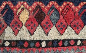 Jul 07, 2021 · the is over 4,500,000 persian hand knots in this rug made of 100% new zealand hard twist wool. How To Read Rug And Carpet Designs Christie S