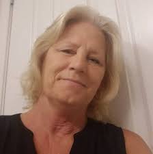 i'm due to sit in some lake water and look for pretty rocks