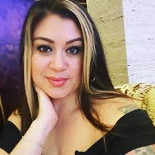 Profile for Roxana Mungia