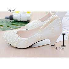 Tacchi alti anche per i vestiti da sposa a tuta, li ha voluti. Scarpe Da Sposa Sexy Con Fiori Bianchi Scarpe Da Sposa Con Tacco Alto Decollete Da Donna