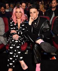 I Will Follow You Into The Dark Yungblud Piano Halsey Updates On Twitter Halsey Halsey Singer Celebrities