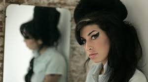 Estrellas de la moda: Amy Winehouse, el recuerdo de una mujer que marcó  tendencia