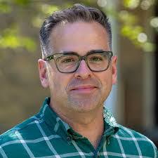 Gavin Sears's Instagram, Twitter & Facebook