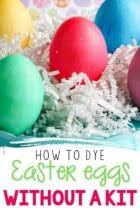 Let it sit in the vinegar/water solution for a minimum of 30 minutes. How To Dye Easter Eggs With Food Coloring And Vinegar