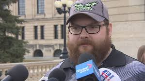 Tow truck drivers welcome new law to allow blue lights for safety