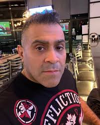 Andrew Quiroz's Instagram, Twitter & Facebook