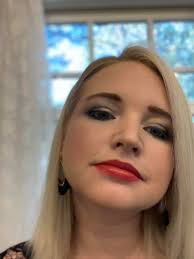 Hello St.Charles! My name is Taylor. I am the co owner of 2B Beauty Co. If  you're searching for a fun activity for tomorrow, I am pleased to announce  St.Charles is having