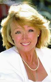 Our Rose *🌹* [Mary Millar](https://en.wikipedia.org/wiki/Mary_Millar)'s  Summer *[☀️](https://emojipedia.org/sun) *Pictures have been wished*  *Picture 1: Filming Violet's Country Cottage