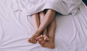 Kata mas seno lagi, katanya wajahku lebih pantas dibilang seksi daripada cantik… entahlah evaluasi lelaki memang aku lupa bagaimana awal mulanya, saya bisa nyepong kemaluan arab ganteng itu di dalam kamarku dalam keadaan pintu ngga terkunci dan ipah. Tips Malam Pertama Buat Wanita Agar Lancar Dan Romantis Tanpa Sakit