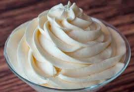 крем для торта с вареной сгущенкой и взбитыми сливками Recept Ochen Udachnogo Tvorozhnogo Krema Prekrasno Derzhit Formu Recepty Krema Recepty Desertov I Sladkie Recepty