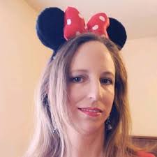 Wendy Devaux's Instagram, Twitter & Facebook