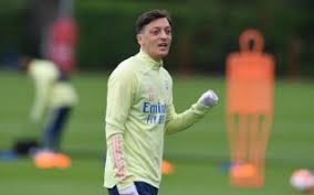 Mesut ozil was beaming during his first fenerbahce training session after finally completing his move from arsenal. Ozil Agrees Transfer In Principle From Arsenal To Fenerbahce