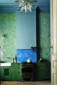 moroccan inspired tiles in the kitchen therapie appartement couleur murs cuisine couleur mur