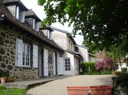 Vous apprécierez son environnement calme et reposant, ainsi que la qualité et le confort de nos hébergements. Chambres D Hotes Chez Margaret Zimmern Marmanhac Cantal Les Volcans D Auvergne