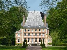 This book starts on the alabaster coast at the fictional château de la haie d´etigne in the village of bénouville, east of etretat. Chateau De Beneauville Updated 2021 Prices Guest House Reviews Bavent France Tripadvisor