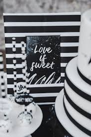 Hochzeitskonzept In Schwarz Weiss Torte Zur Goldenen Hochzeit Hochzeit Ideen Fur Die Hochzeit