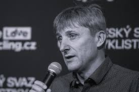 Do Tatranskej Lomnice zavítali snežné psy: Deti vozili na sánkach majstri  medzi mašérmi