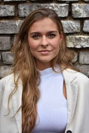 Carla Peters's Instagram, Twitter & Facebook