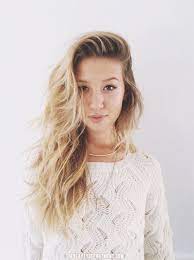 Where To Part Your Hair Where To Part Your Hair Long Hair Styles Hair Flip