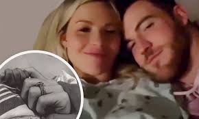 Whitney port reveals the moment she knew fiancé tim rosenman was the one, and fills us in on all the exciting details of her dream wedding. Dwts Pro Witney Carson Gives Birth To Perfect Angel Boy With Husband Carson Mcallister By Her Side Daily Mail Online