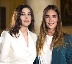 «siamo arrivati alla fine di questa puntata, per me emotivamente molto forte. A Verissimo Monica Bellucci Si Confida Con Silvia Toffanin Domani Sabato 19 Su Canale 5 Il Profumo Della Dolce Vita