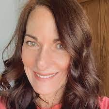 Debbie Lansberry's Instagram, Twitter & Facebook