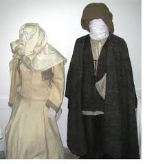 Il presepe vivente è la rappresentazione della storia che ha portato alla nascita di gesù, con figuranti vestiti con abiti dell'epoca, animali (bue, asinello, pecore, agnellini, cavalli) e una piccola orchestra! I Costumi Popolari Di Pezze Di Greco Nel Presepe Vivente