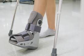  gradul i reprezintǎ ȋntindere a ligamentelor, prezentȃnd mǎsuri de prim ajutor ȋn cazul unei fracturi osoase imobilizarea provizorie a focarului de fractură reprezintă un act terapeutic prin care se menține. Vindecarea Fracturilor Cum Poti S O Accelerezi I Artrosport Ro