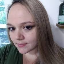 Amber Mefford's Instagram, Twitter & Facebook