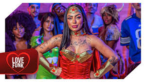 As mais belas celebridades brasileiras. Toma Coca Mc Mirella Shazam