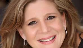 Este viernes despiértate con Becky Krinsky por Univisión