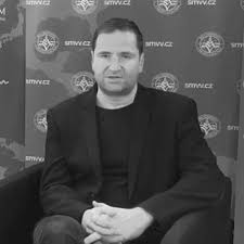 Podle odborníka na etiku médií jana motala z masarykovy univerzity byl přenos zvládnutý. Robert Zaruba Sportovni Komentator Ceske Televize Skola Mezinarodnich A Verejnych Vztahu Praha
