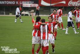 Fueron notables en la lista definitiva las ausencias de carlos javier mac allister, néstor raúl gorosito, alberto federico acosta, claudio omar garcía, gustavo miguel zapata y ricardo daniel altamirano, entre otros jugadores que estuvieron en las copas américa de los años 1991 en chile y 1993 en ecuador, más partidos oficiales y no oficiales de los cuales fueron parte del proceso de. File Property Title On Apertura 2007 River Plate Vs Velez Sarsfield Ap 2007 19 Not Found La Pagina Millonaria