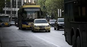 Όσα πρέπει να ξέρουν οι οδηγοί και επιβάτες των ιχ για τις μετακινήσεις τους εν μέσω lockdown. Posa Atoma Epitrepontai Sta Aytokinhta Kai Sta Ta3i Lykavitos Gr