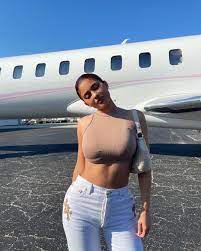 Kendall jenner has shared a sweet montage of instagram stories for her sister's birthday. Kardashian Brasil On Twitter In 2021 Kylie Jenner Outfits Kylie Jenner Instagram Kylie Jenner Look