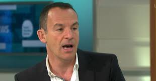 Jun 07, 2021 · good morning britain viewers were left cringing as susanna reid and richard madeley interview a nudist family. Martin Lewis Tells Susanna Reid To Don T Pull A Face While Questioning Her Gmb Outfits Brazil News