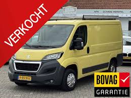 Image result for Jaune Carioca 2014 Peugeot